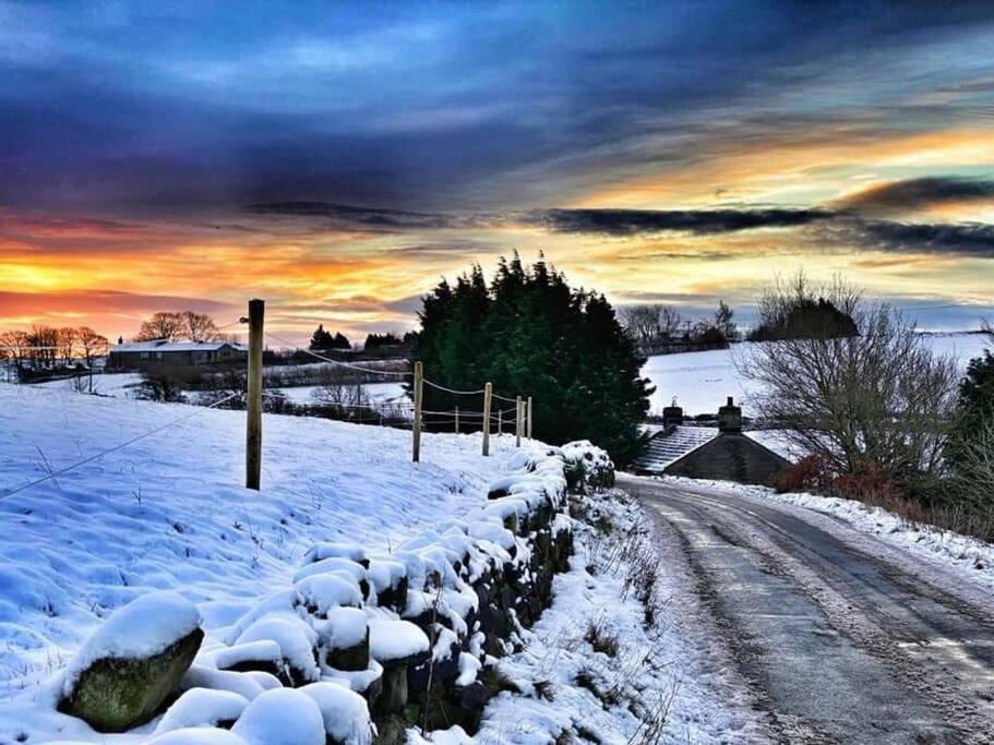 Cozy Rural Lodge, Amazing Views Close To Holmfirth